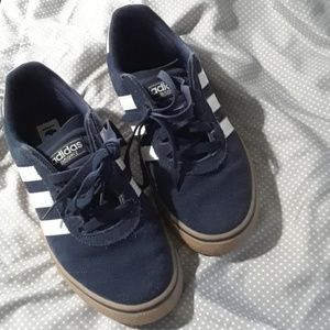 ADIDAS men's Busentiz like new !